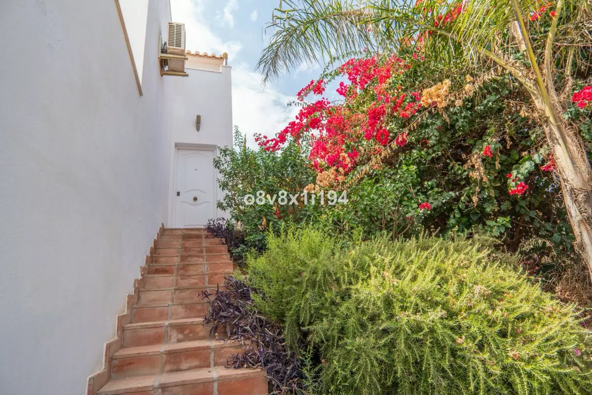 5-bedroom Villa In Vélez – Málaga, Spain (321 M²)