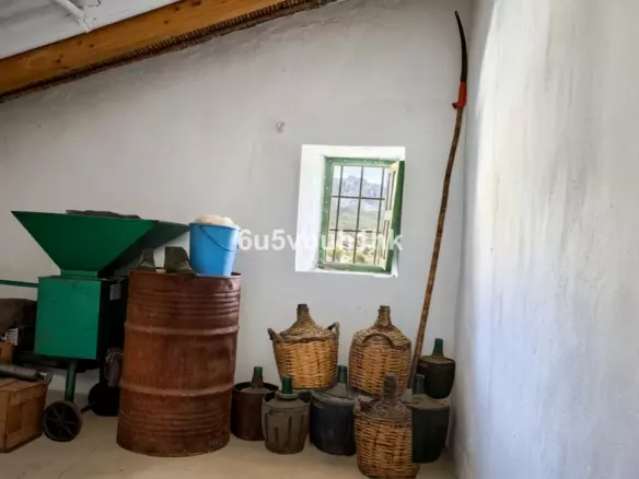 5-bedroom Country House In Álora, Spain (181 M²)