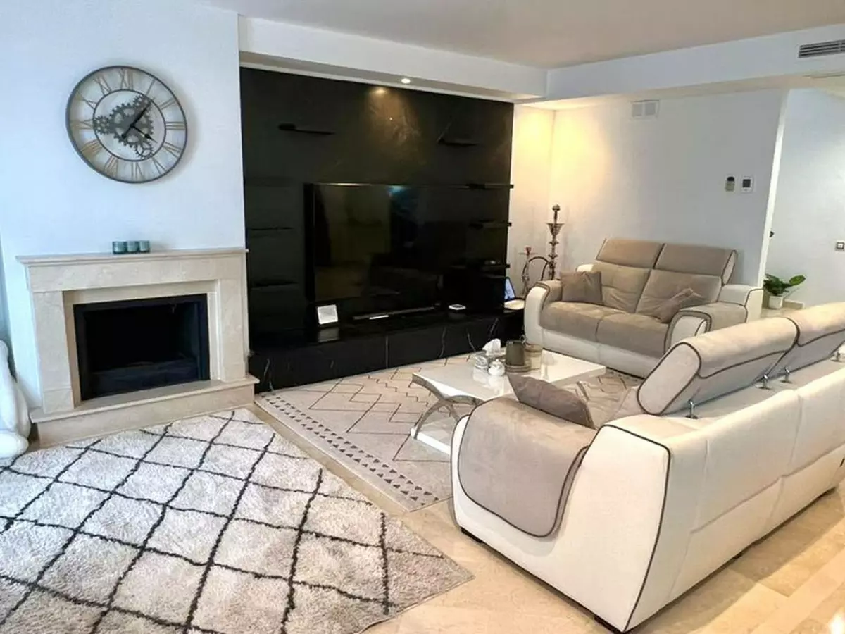 3-bedroom Apartment In Marbella, Spain (205 M²)