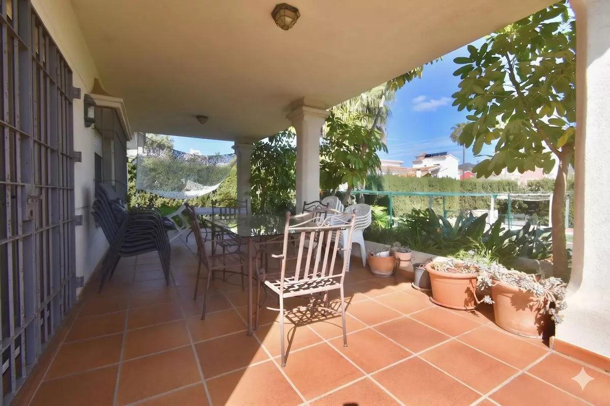 6-bedroom Villa In Cártama, Spain (590 M²)