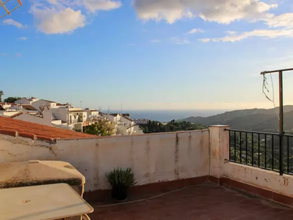4-bedroom Apartment In Frigiliana, Spain (114 M²)