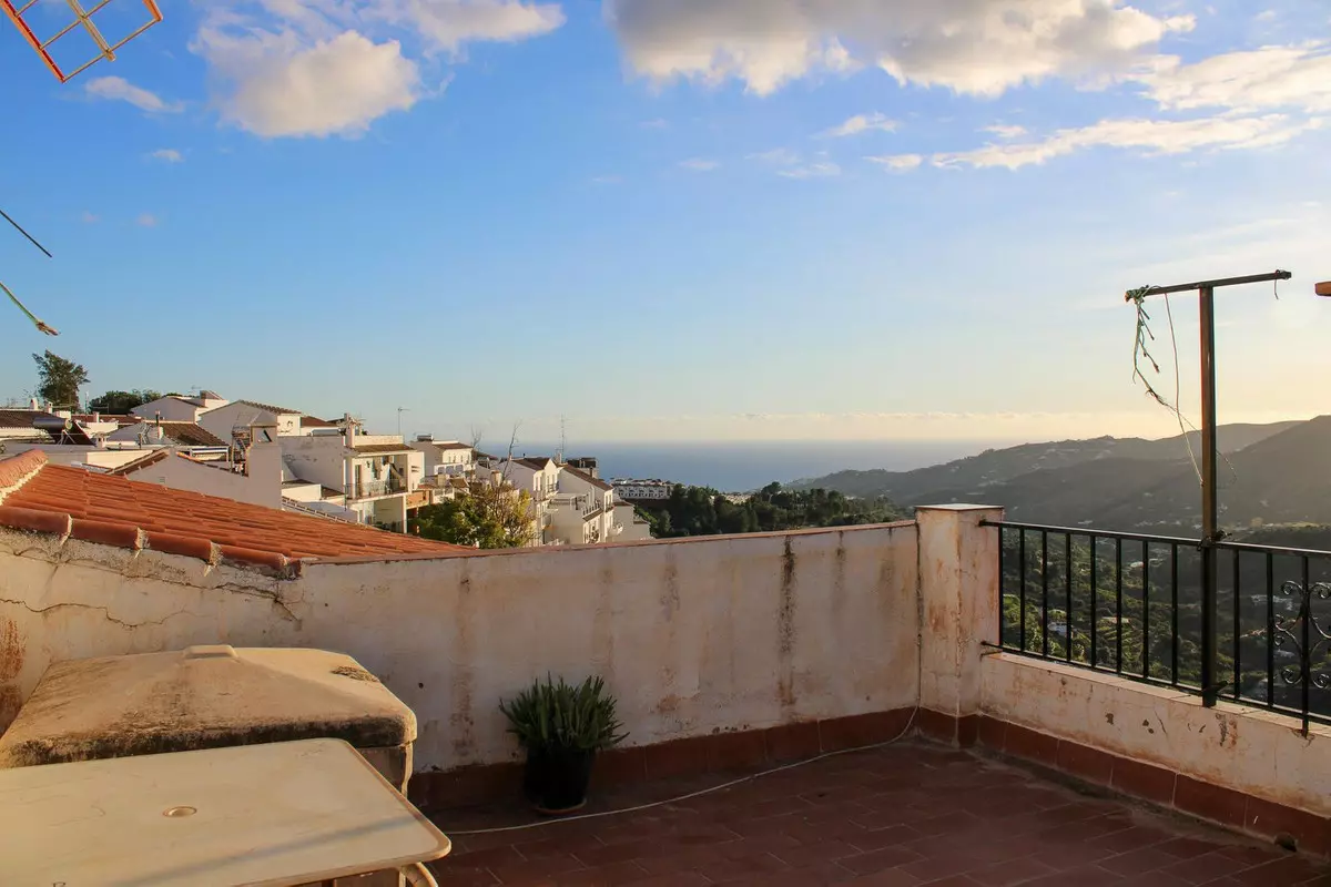 4-bedroom Apartment In Frigiliana, Spain (114 M²)