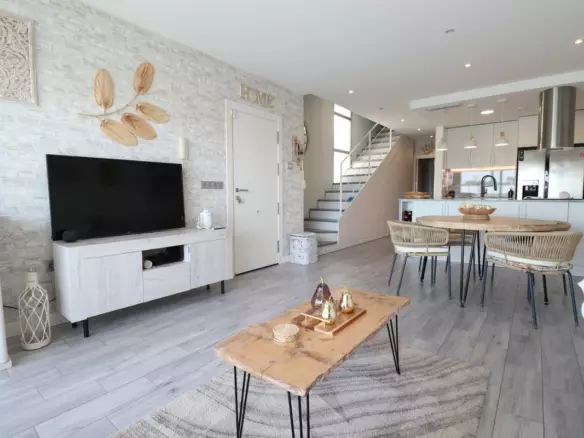 3-bedroom Villa In Daya Vieja, Spain (130 M²)