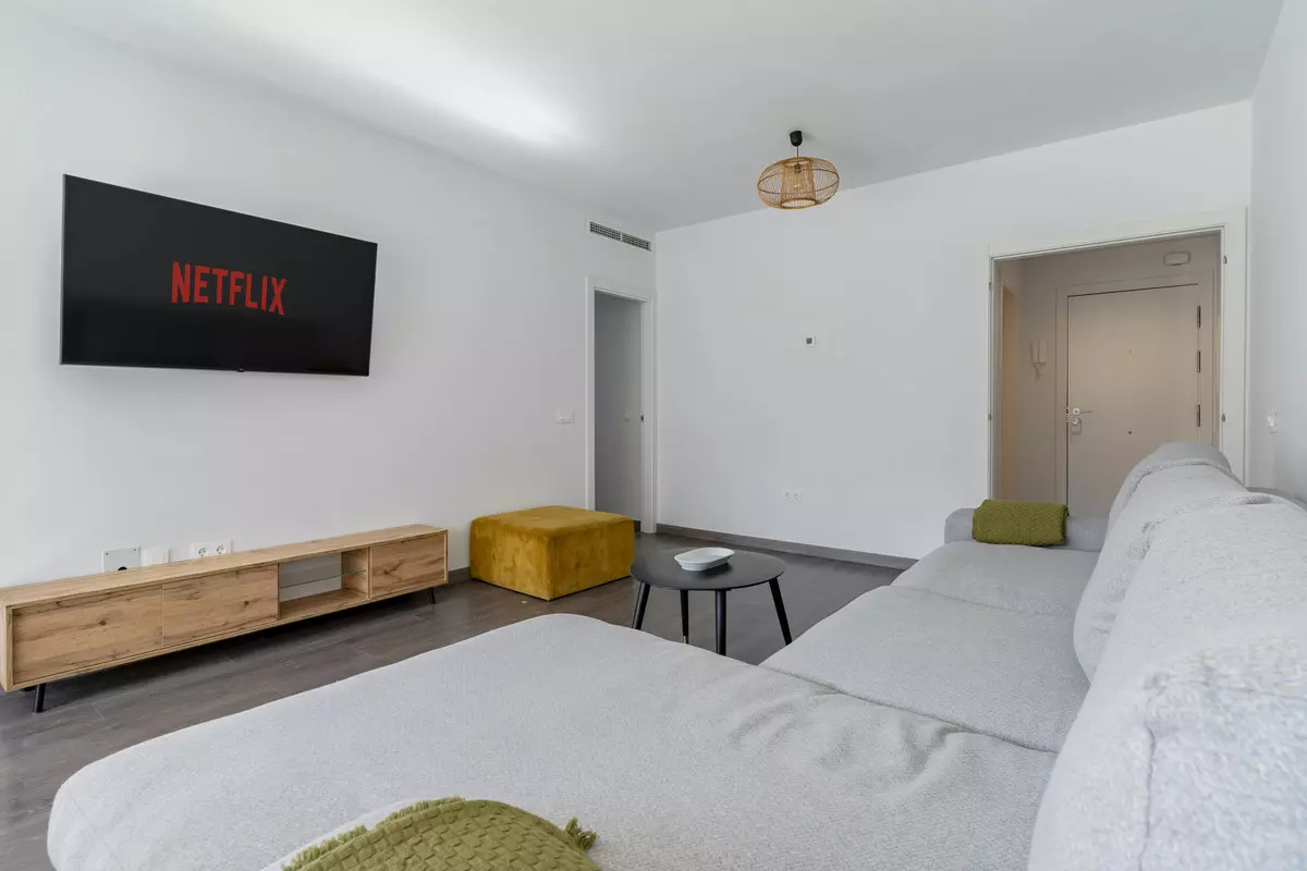 3-bedroom Apartment In Estepona, Spain (85 M²)