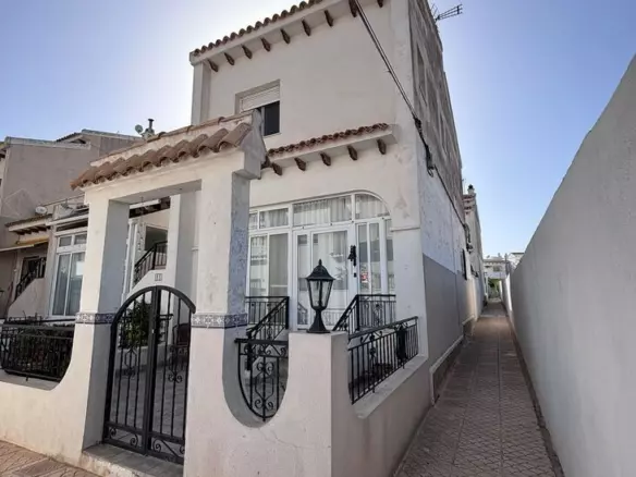 2-bedroom Town House In Orihuela, Spain (96 M²)