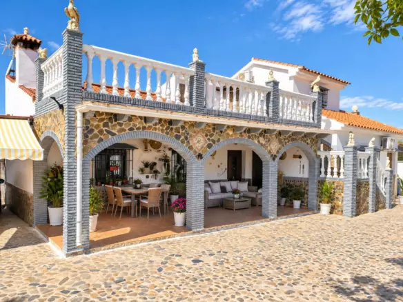 5-bedroom Villa In Cártama, Spain (230 M²)