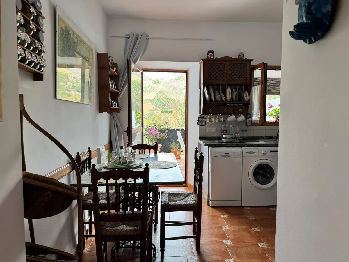 4-bedroom Town House In Álora, Spain (362 M²)