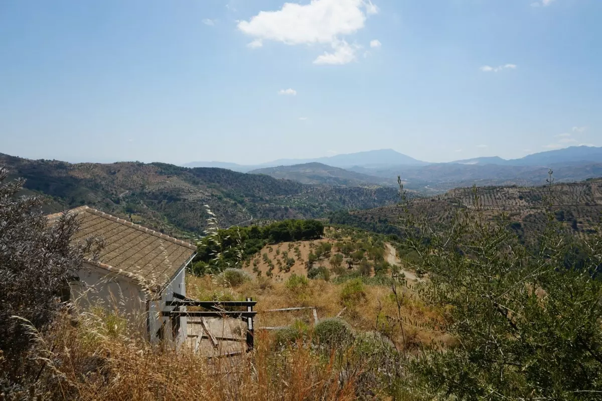 3-bedroom Country House In Yunquera, Spain (98 M²)