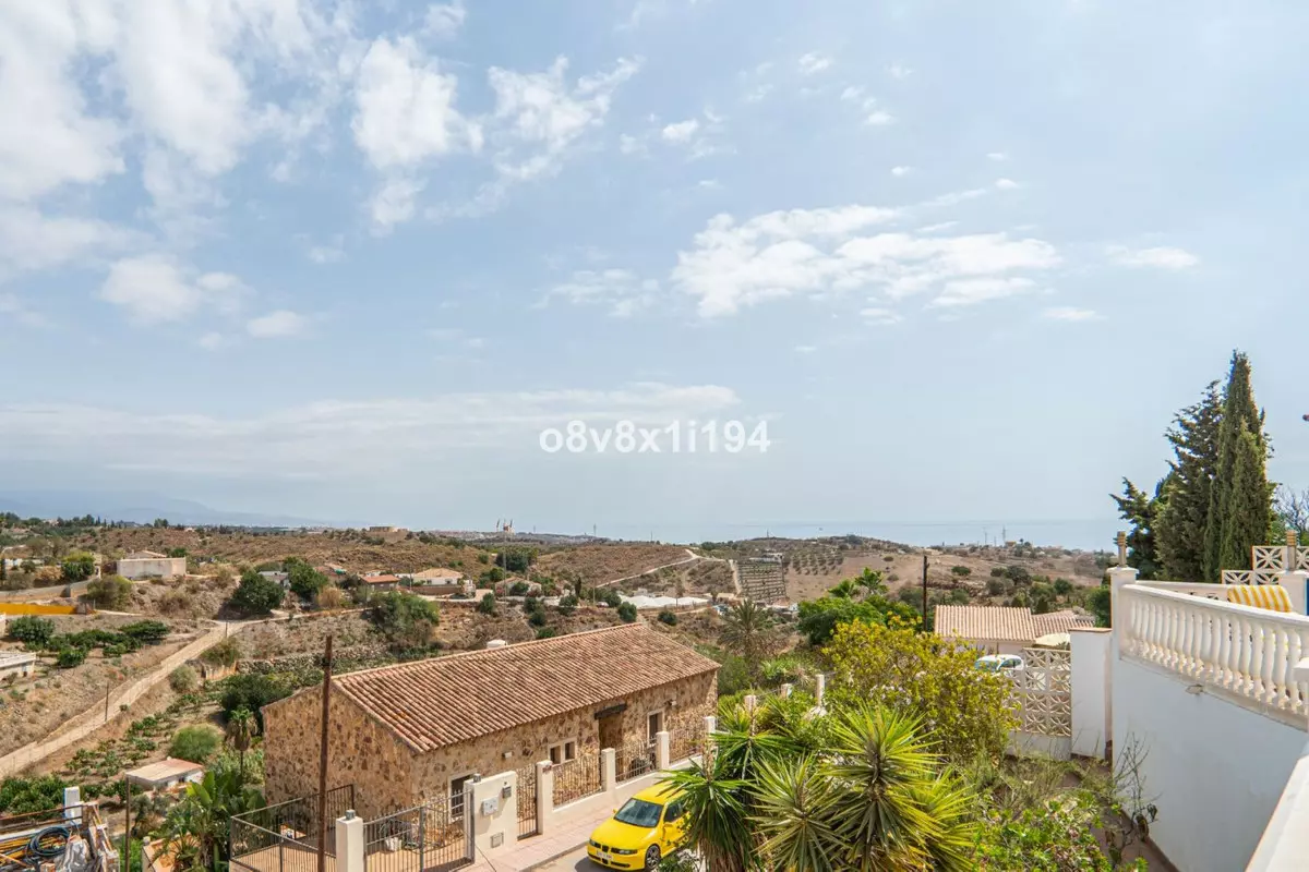 5-bedroom Villa In Vélez – Málaga, Spain (321 M²)