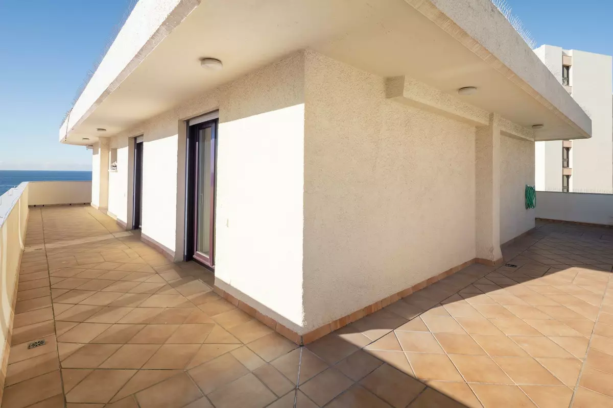 3-bedroom Apartment In Marbella, Spain (94 M²)