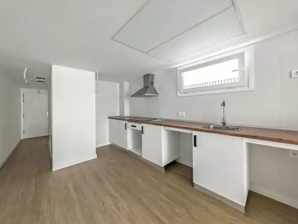 2-bedroom Apartment In Fuengirola, Spain (190 M²)