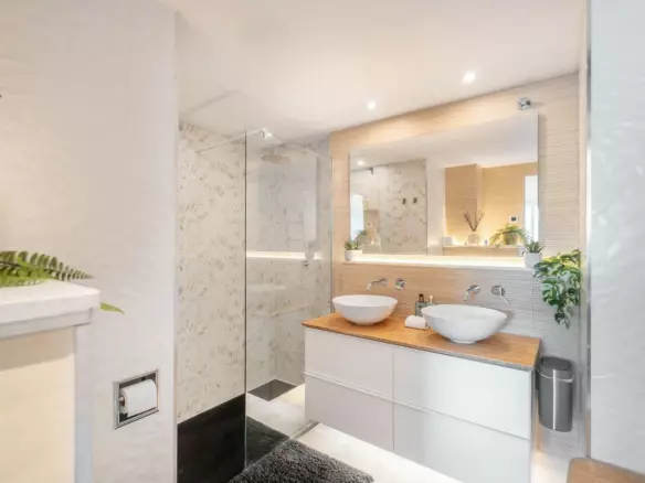 2-bedroom Apartment In Marbella, Spain (98 M²)