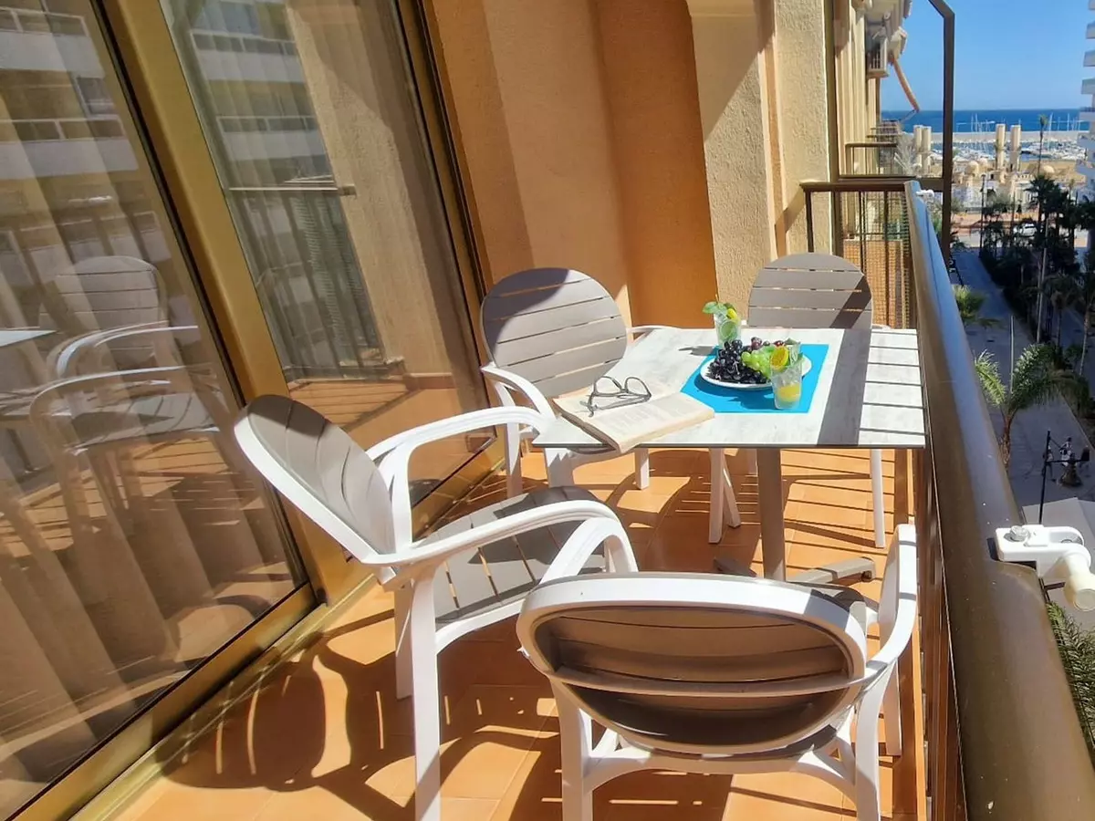 3-bedroom Apartment In Fuengirola, Spain (100 M²)