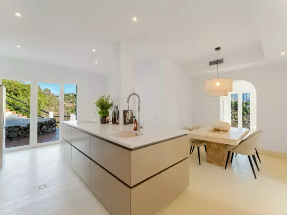 6-bedroom Villa In Benahavis, Spain (531 M²)