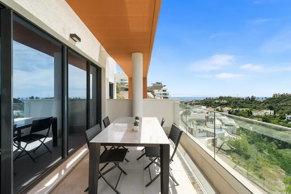 3-bedroom Apartment In Benahavis, Spain (125 M²)