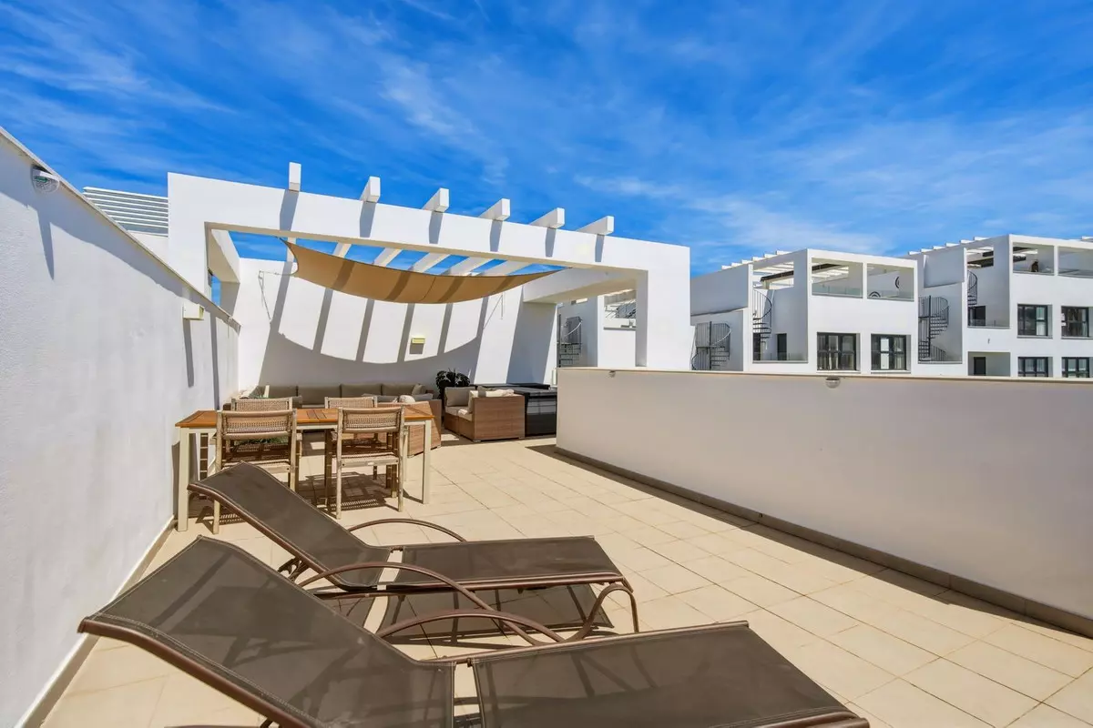 3-bedroom Apartment In Estepona, Spain (111 M²)