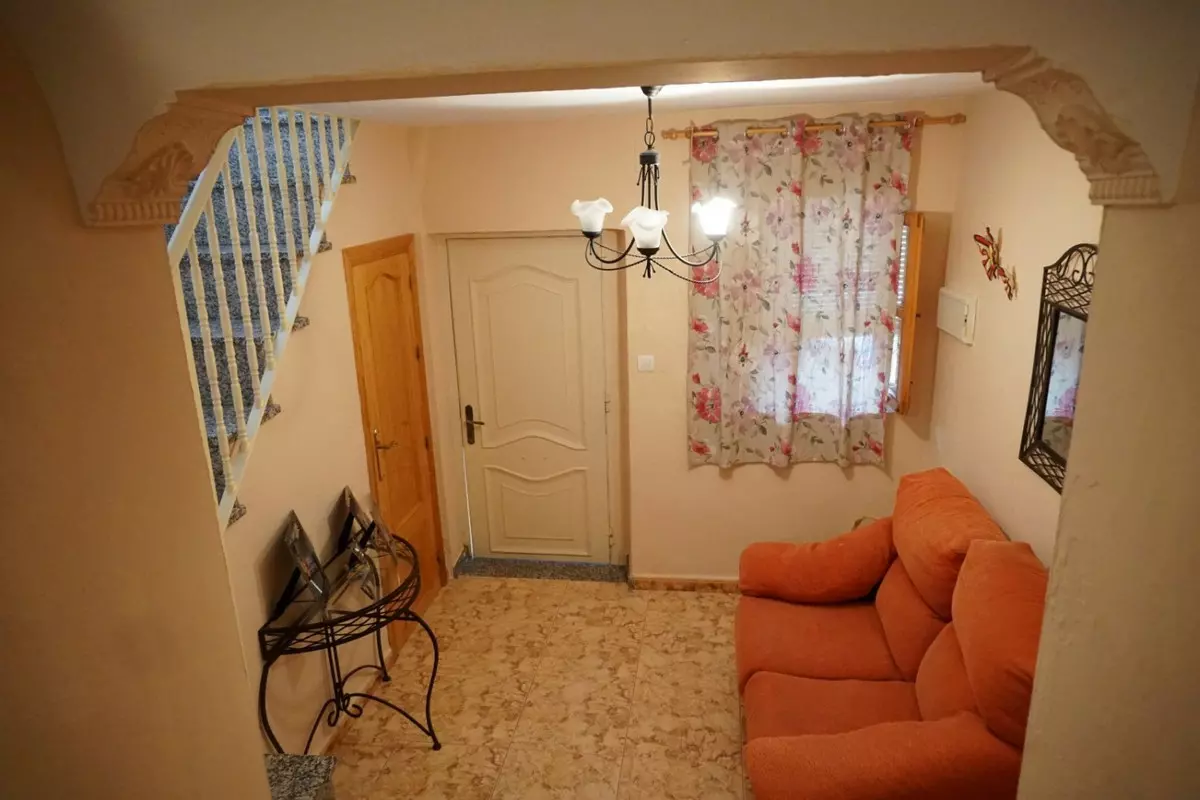 4-bedroom Villa In Cómpeta, Spain (92 M²)