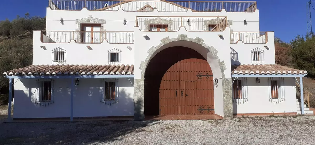 4-bedroom Country House In Sedella, Spain (411 M²)