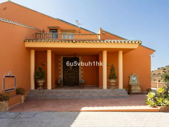 5-bedroom Country House In Almogía, Spain (468 M²)