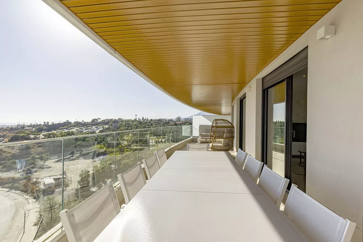 3-bedroom Apartment In Estepona, Spain (187 M²)