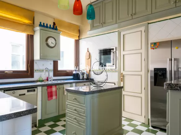 3-bedroom Apartment In Málaga, Spain (154 M²)