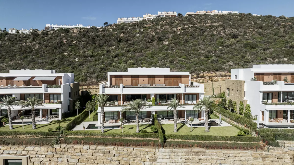 3-bedroom Apartment In Casares, Spain (306 M²)