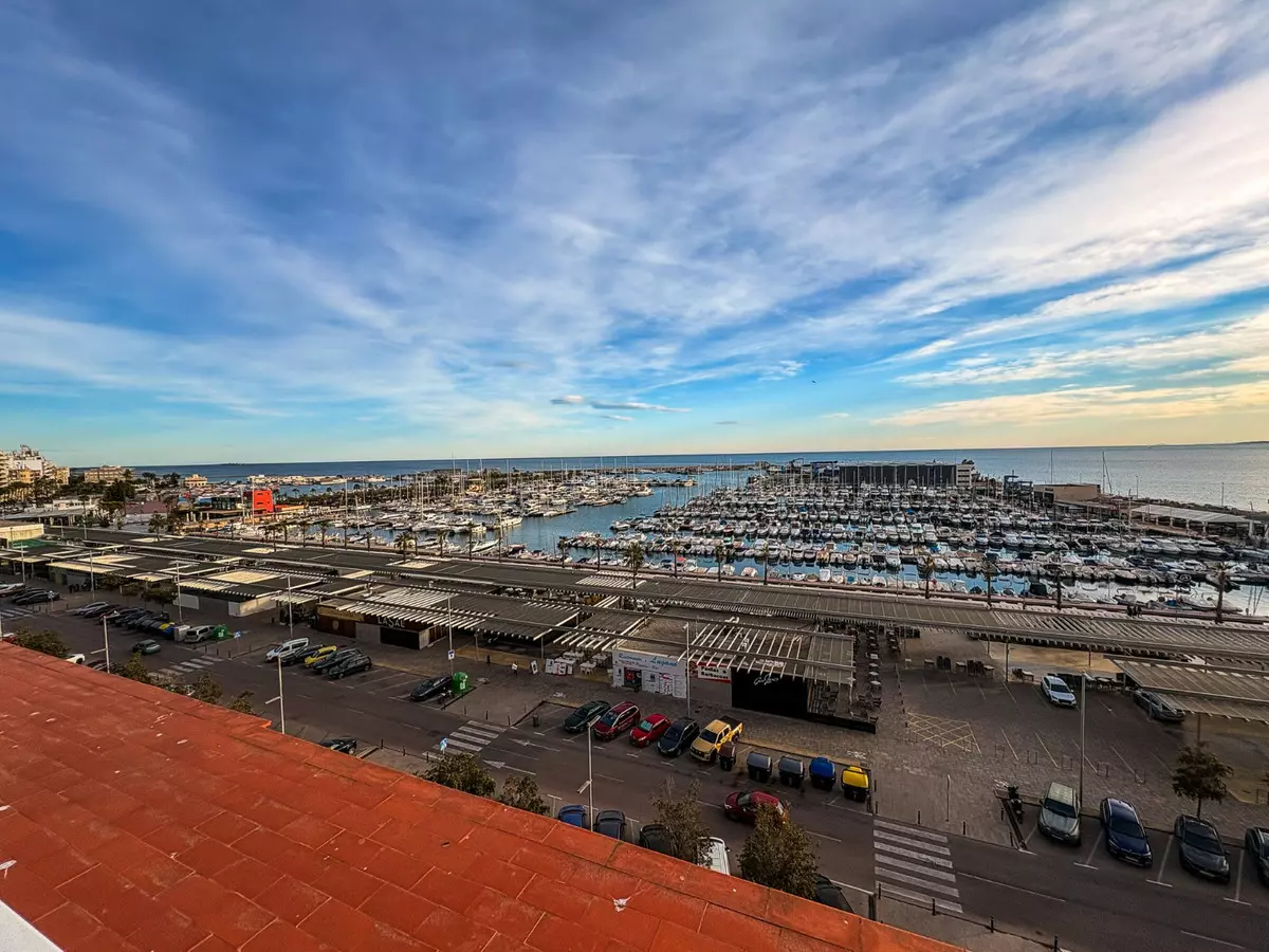 3-bedroom Apartment In Santa Pola, Spain (200 M²)
