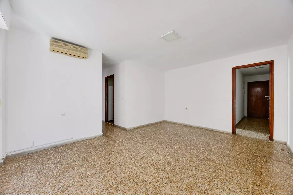 3-bedroom Apartment In Torrevieja, Spain (105 M²)