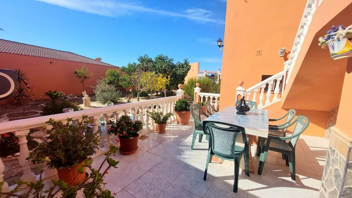 5-bedroom Villa In Málaga, Spain (193 M²)