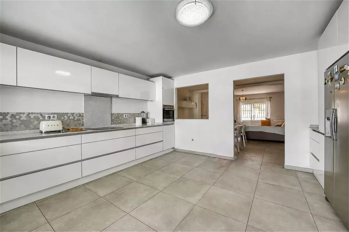 3-bedroom Town House In Casares, Spain (182 M²)