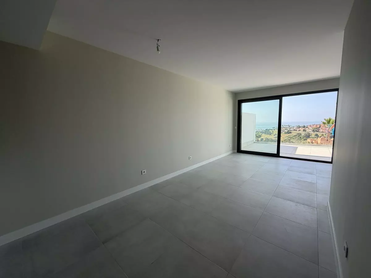 2-bedroom Apartment In Manilva, Spain (78 M²)