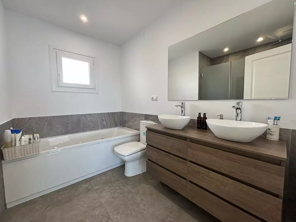 4-bedroom Town House In Marbella, Spain (220 M²)
