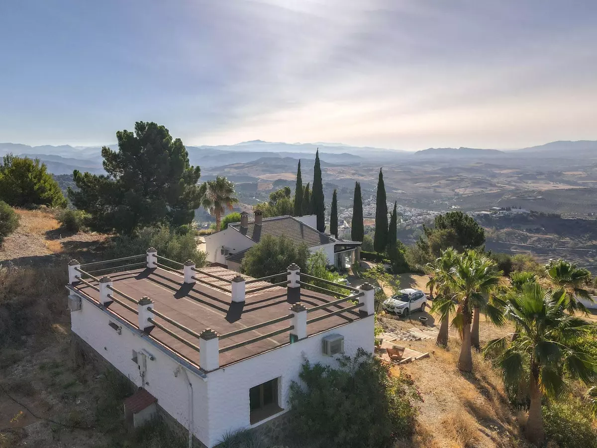 4-bedroom Villa In Alozaina, Spain (190 M²)