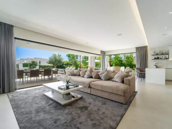 6-bedroom Villa In Mijas, Spain (554 M²)