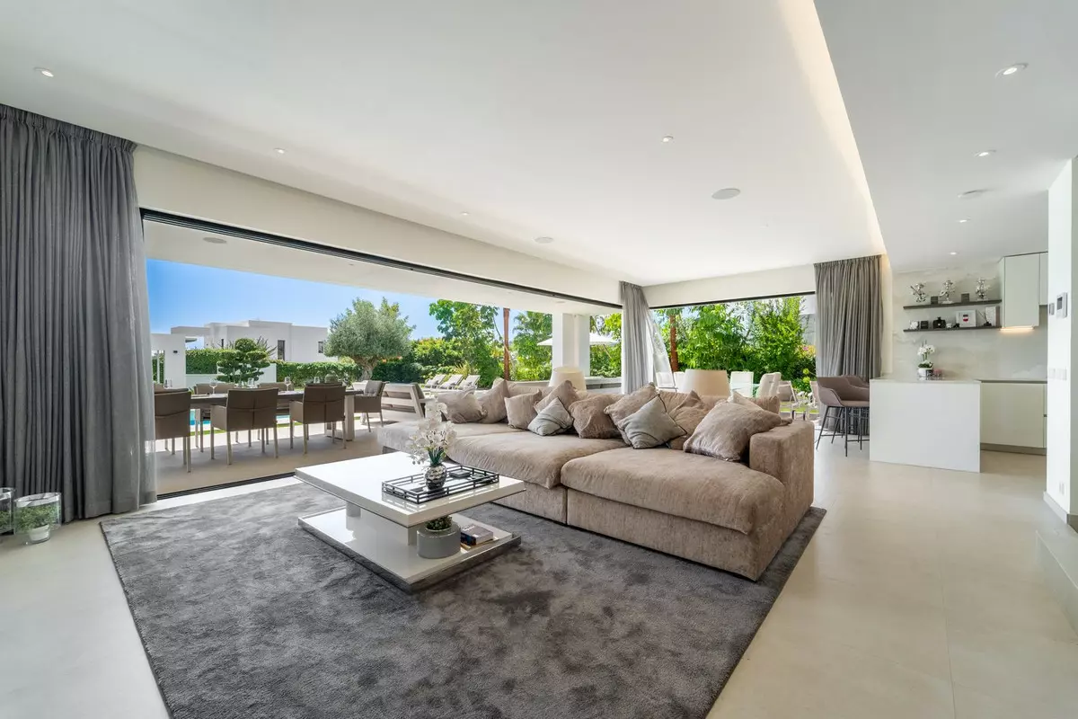 6-bedroom Villa In Mijas, Spain (554 M²)