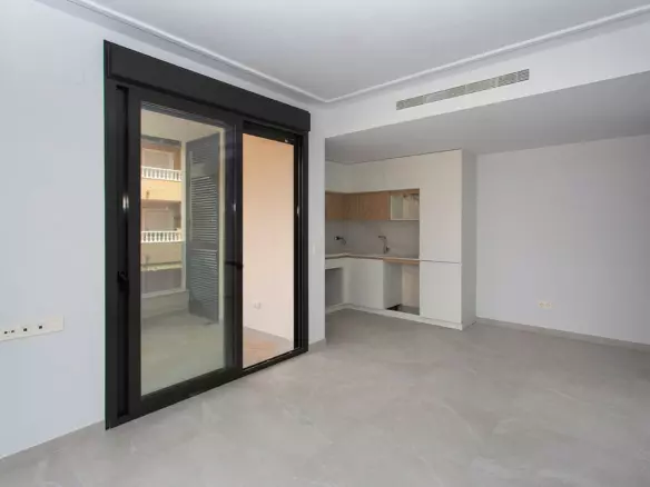 2-bedroom Apartment In Torrevieja, Spain (88 M²)