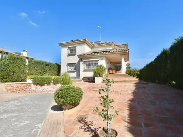 6-bedroom Villa In Cártama, Spain (590 M²)
