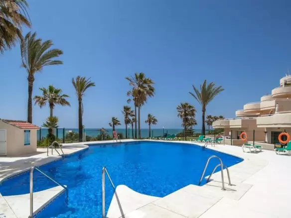 3-bedroom Apartment In Estepona, Spain (157 M²)