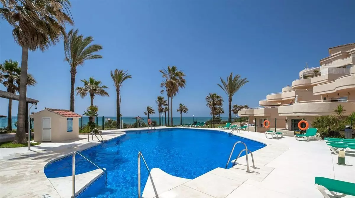 3-bedroom Apartment In Estepona, Spain (157 M²)