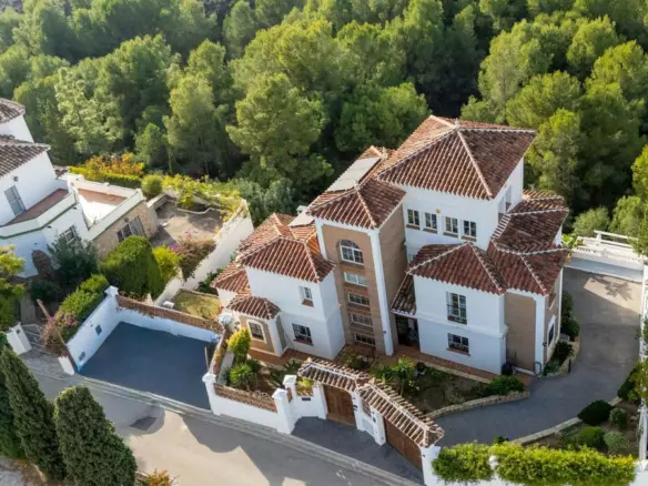 5-bedroom Villa In Frigiliana, Spain (427 M²)