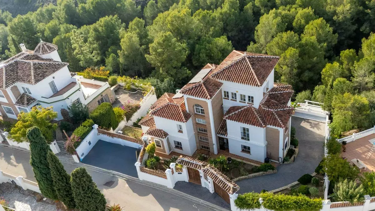 5-bedroom Villa In Frigiliana, Spain (427 M²)