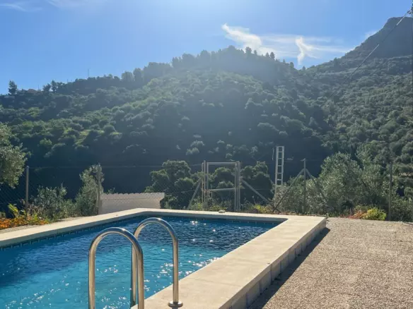 4-bedroom Country House In Comares, Spain (113 M²)