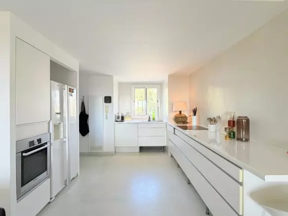 3-bedroom Apartment In Casares, Spain (140 M²)