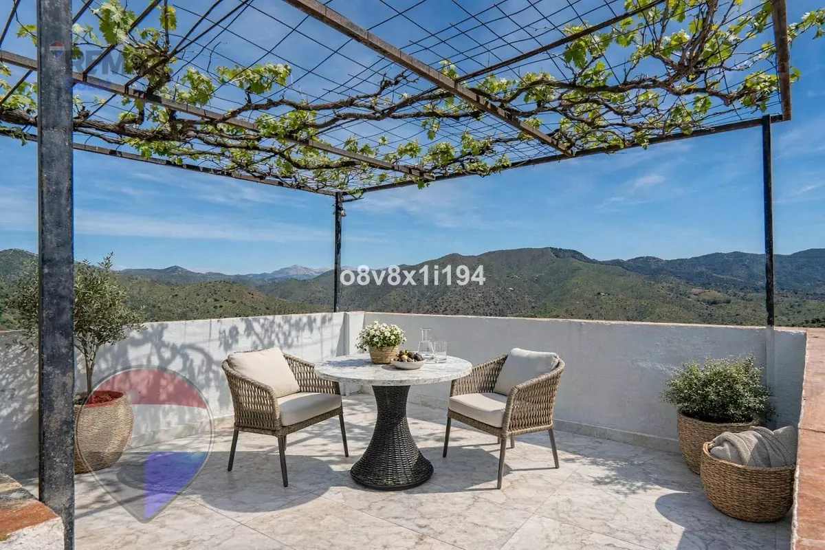 3-bedroom Country House In Málaga, Spain (100 M²)