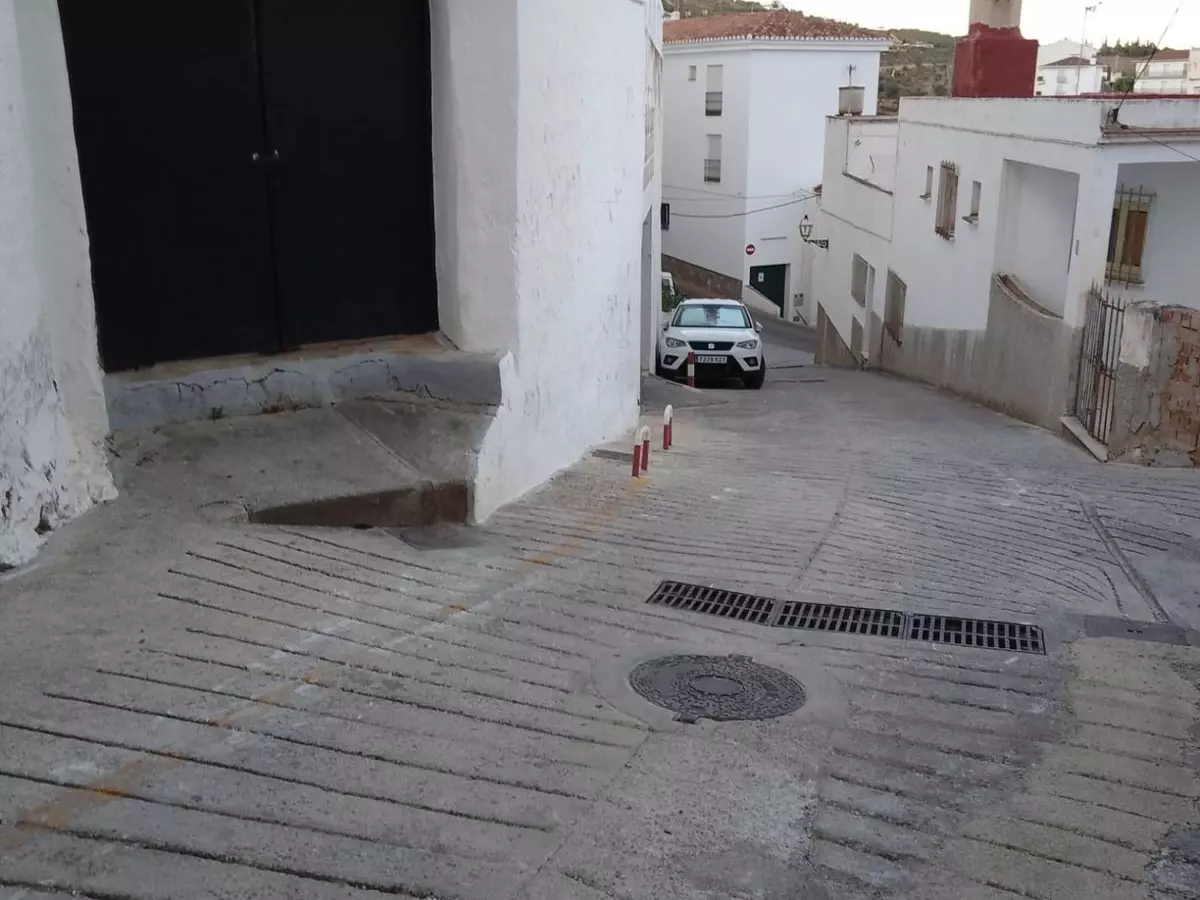 5-bedroom Town House In Tolox, Spain (400 M²)