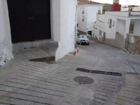 5-bedroom Town House In Tolox, Spain (400 M²)
