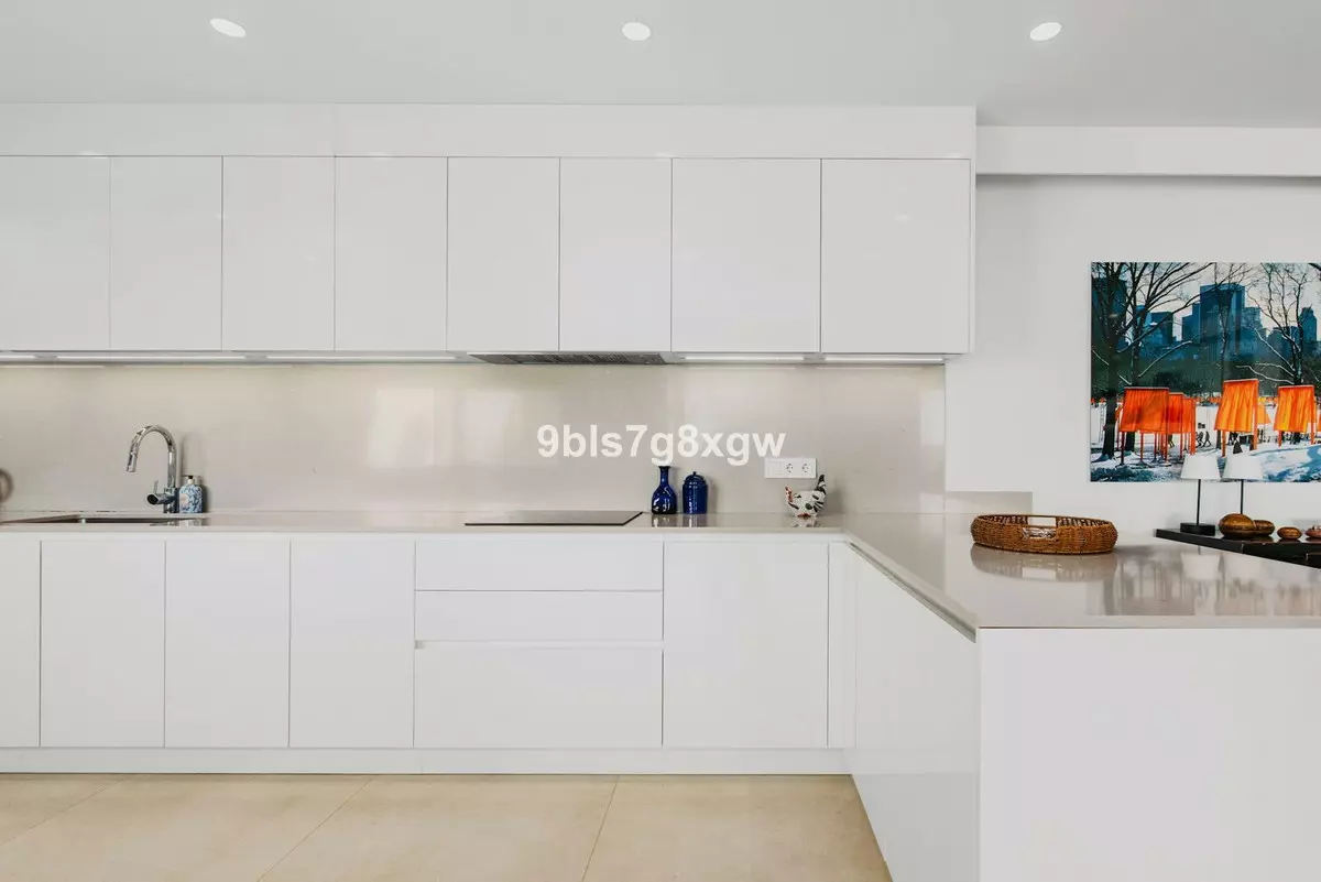 3-bedroom Apartment In Benahavis, Spain (204 M²)