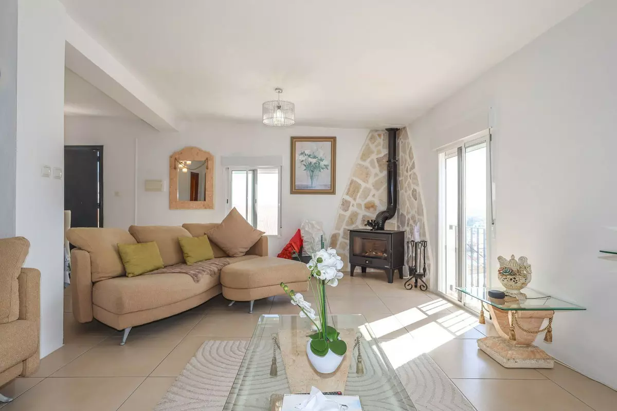 3-bedroom Town House In Tolox, Spain (125 M²)