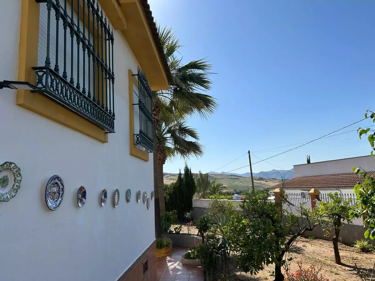2-bedroom Villa In Álora, Spain (176 M²)