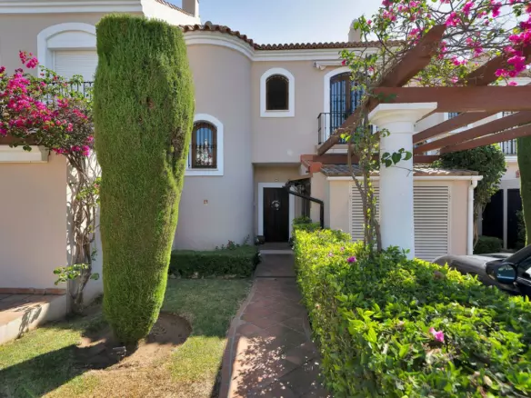 3-bedroom Town House In Estepona, Spain (165 M²)